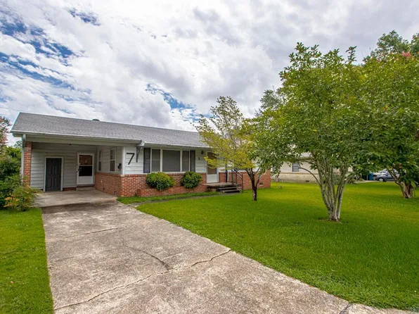 7 Meadowbrook Dr, Little Rock, AR 72205