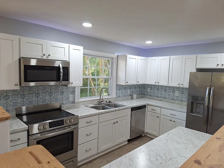 201 Harpers Dr — Photo 2