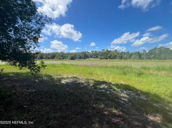 427 S SOUTH CAROLINA Street, Hawthorne, FL 32640