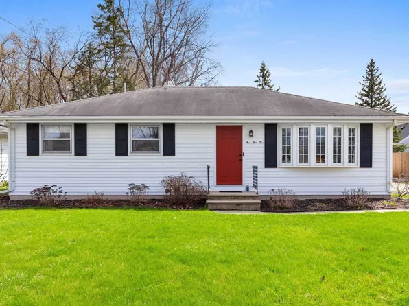 142 W Peckham St, Neenah, WI 54956