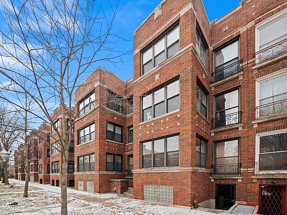3rd image of 5224 S Ingleside Ave #1