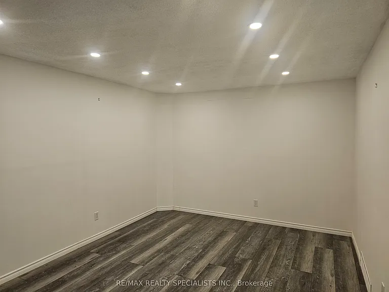 283 Delancey Blvd — Photo 18