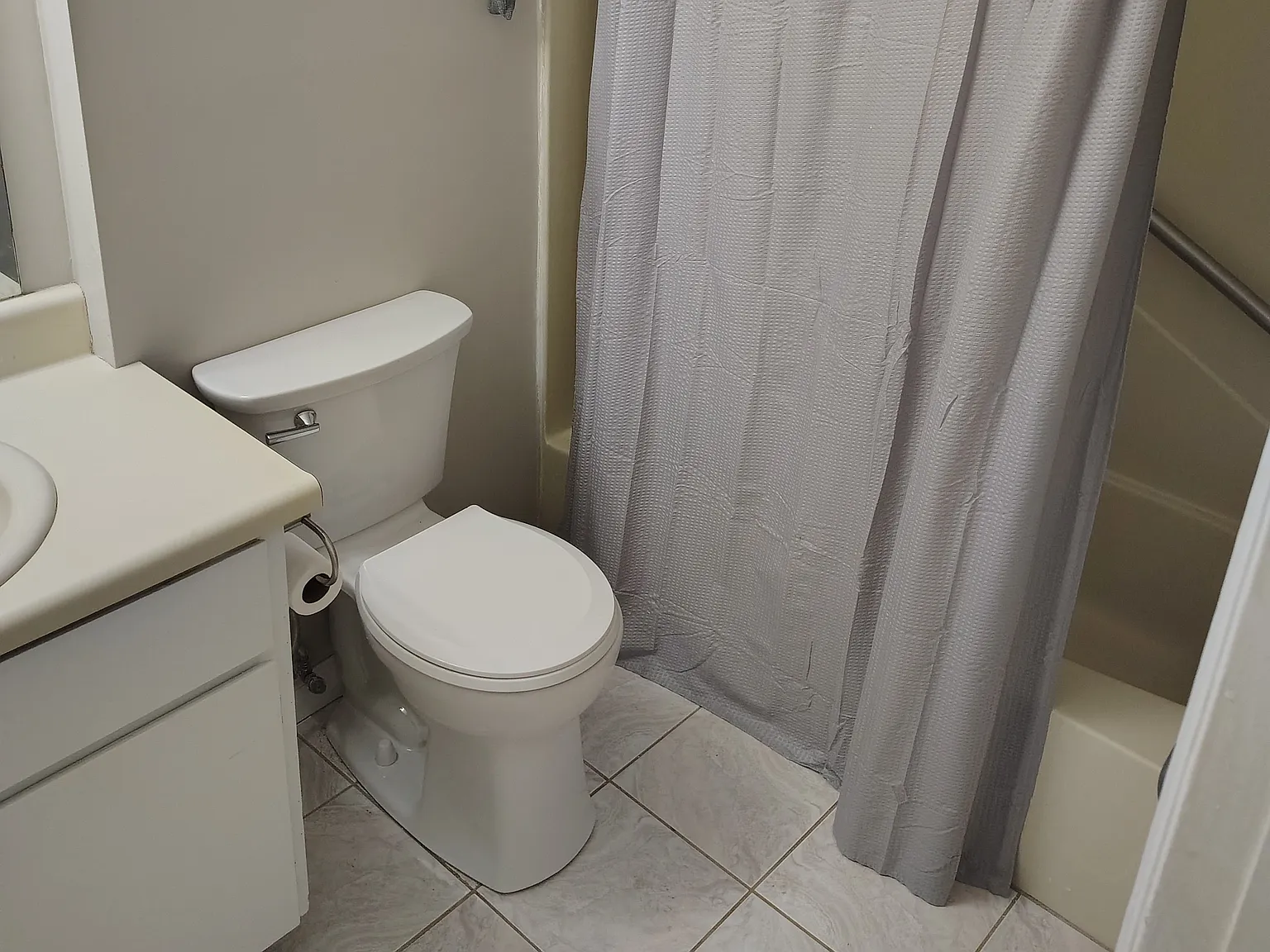 7813 N North Lagoon Dr — Photo 3