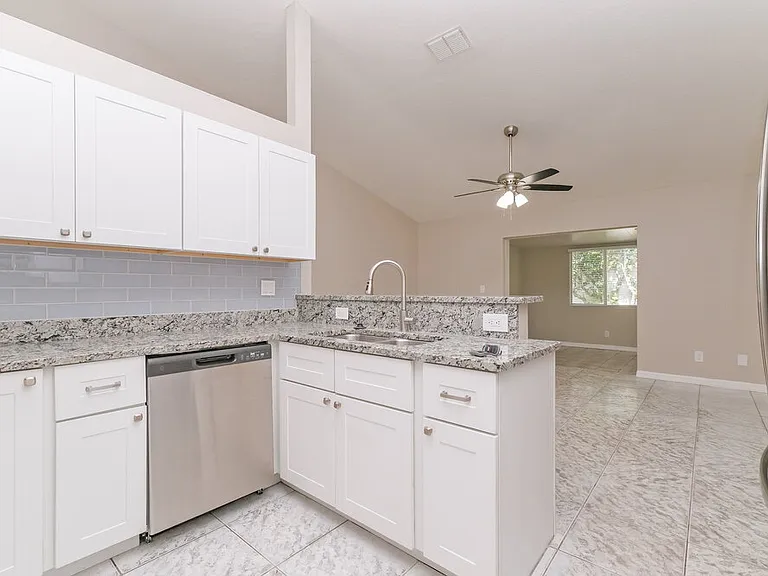 10402 Barnett Loop — Photo 5