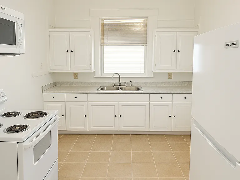 275 Adams St — Photo 2