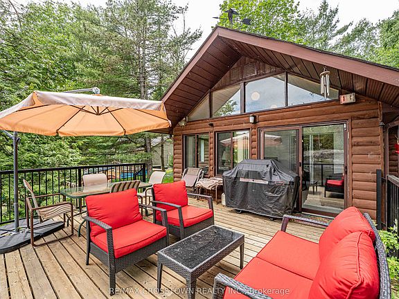3rd image of 3355 Riverdale Dr