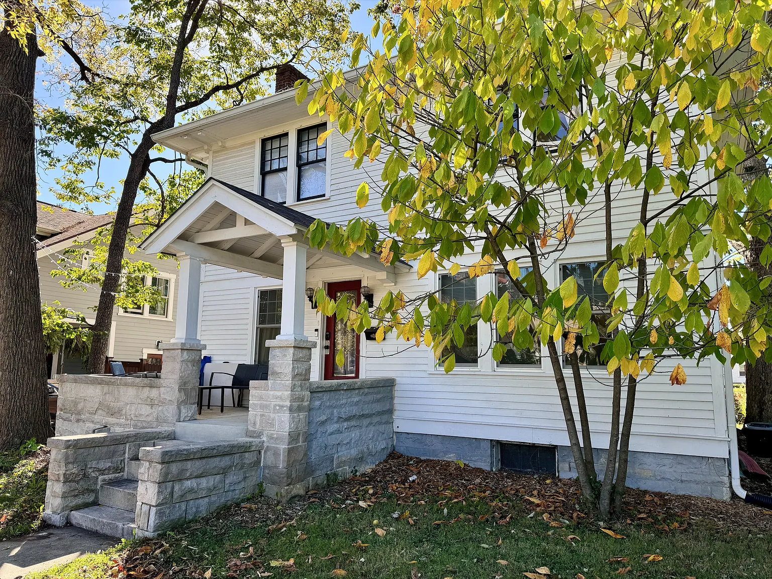 513 N Dunn St — Photo 1