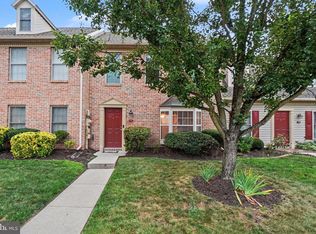 1233 Timber View Dr, Mechanicsburg, PA 17050