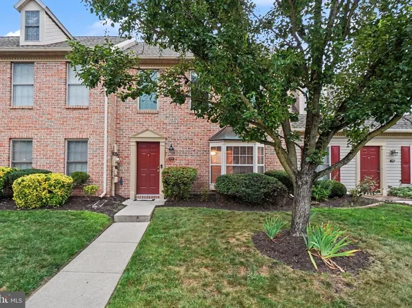 1233 Timber View Dr, Mechanicsburg, PA 17050