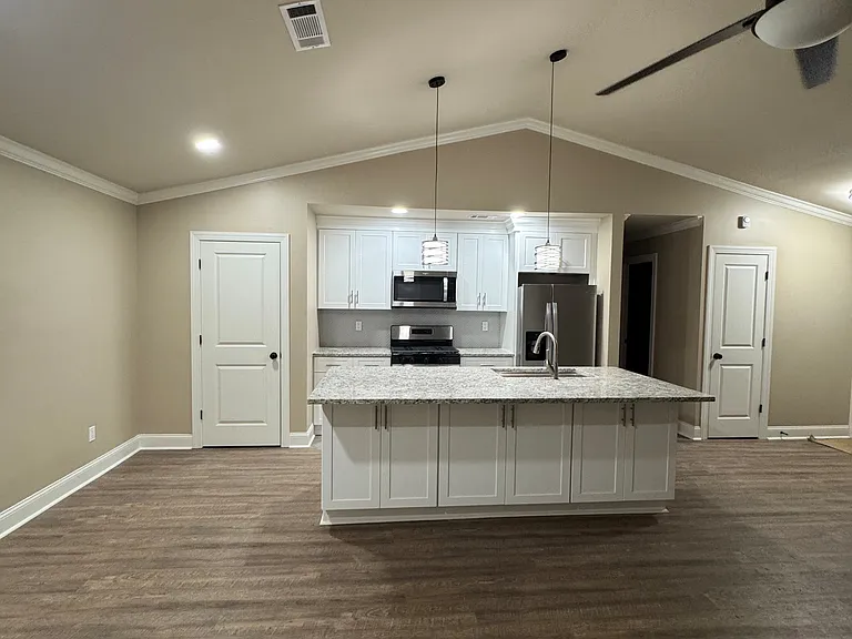 4909 Bayside Ct — Photo 4