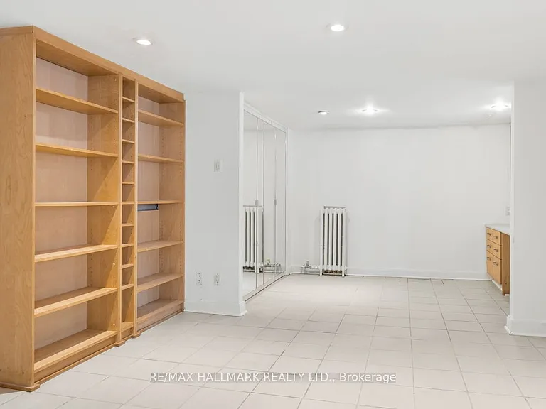 321 Palmerston Blvd #A — Photo 5