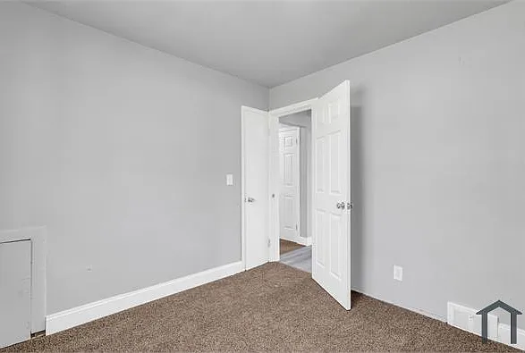 13900 Sussex St — Photo 13