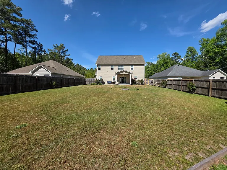 763 Radiant Dr — Photo 3
