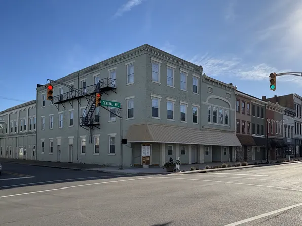 Central Plaza Apartments, 430 N Central Ave, Connersville, IN 47331