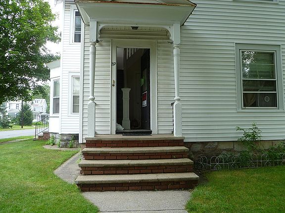 3rd image of 39 Grove Ave