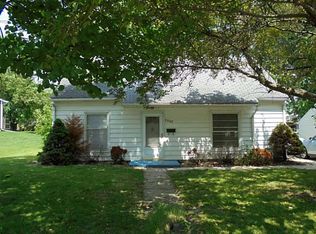 2040 Chandler St SW, Cedar Rapids, IA 52404