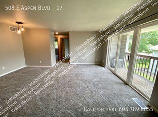 508 E Aspen Blvd #17, Brandon, SD 57005
