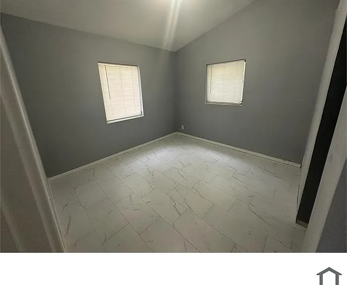 836 NW 12th Ter — Photo 17