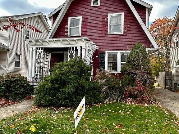 3rd image of 2072 Elmwood Ave
