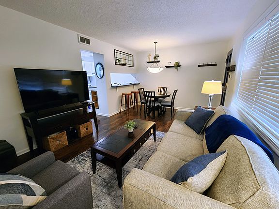 5th image of 807 W Trinity Ave APT 240