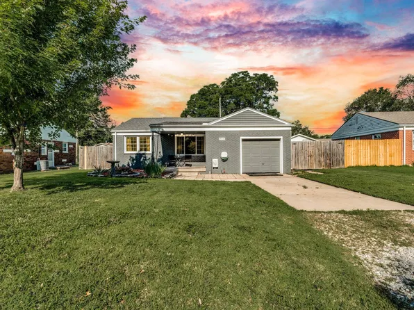 563 S Georgie Ave, Derby, KS 67037