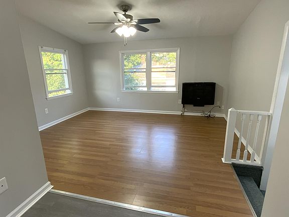 4th image of 28 Martel St #3