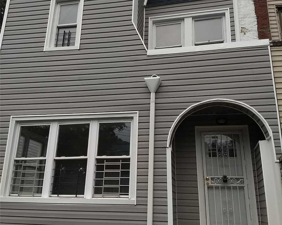 1st image of 20521 110th Ave