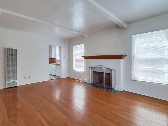 2nd image of 2007 Ebers St