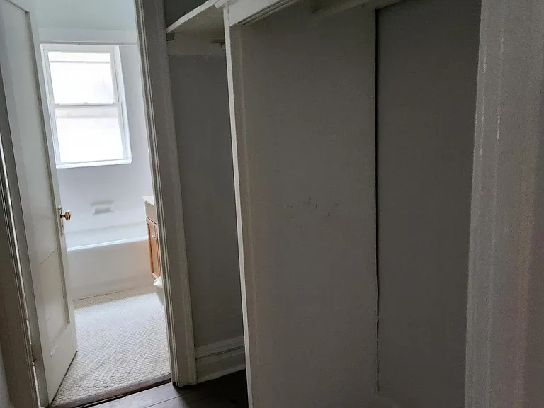 Everett Apartments — Photo 18