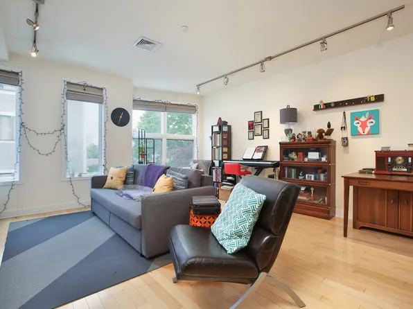 24 Bay State Rd #14, Cambridge, MA 02138