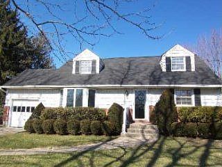 1st image of 7 Bea Ave