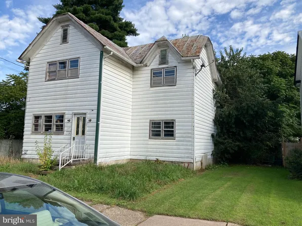 225-227 S 3rd St, Benton, PA 17814