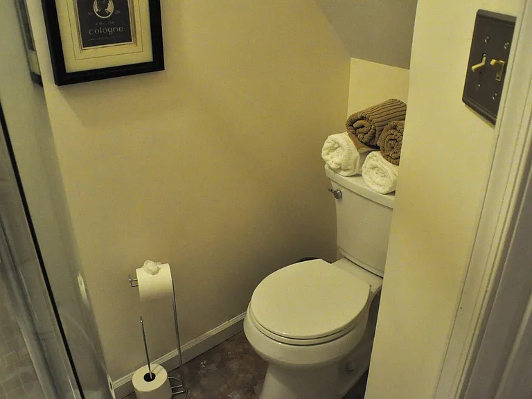 706 N Columbus St — Photo 14