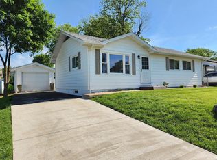 205 Pleasant Ridge Rd, Fairview Heights, IL 62208