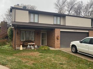 4530 Oakridge Cir, Lincoln, NE 68516