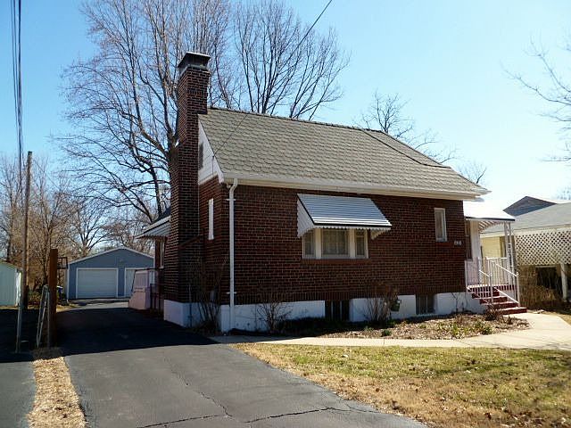 1st image of 2844 Wismer Ave