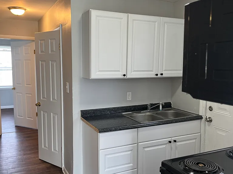 628 N Oxford St — Photo 6