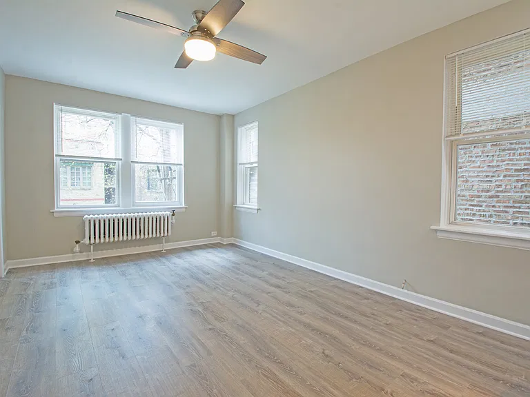 432 W Belmont — Photo 14