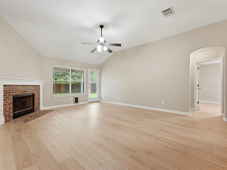 1004 Downridge Dr — Photo 22