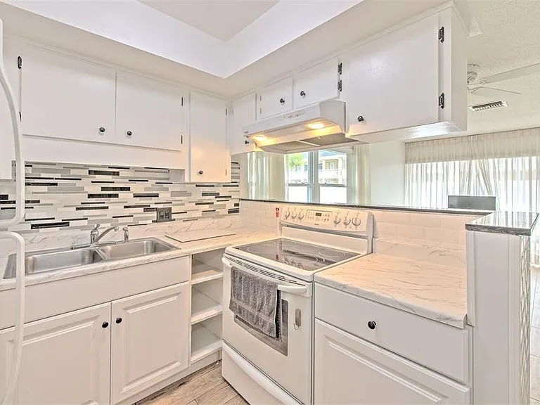 4313 Tahitian Gardens Cir #A — Photo 14