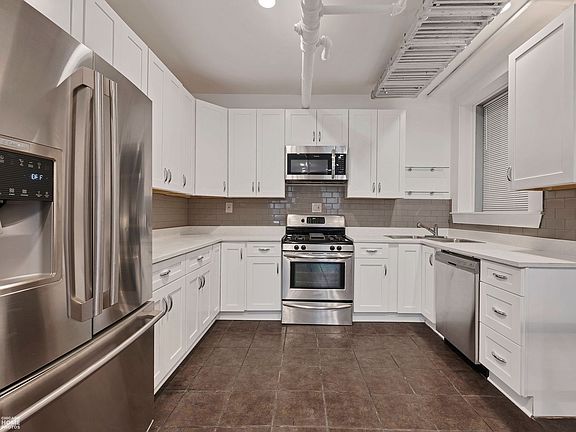5th image of 6735 S Oglesby Ave #2B