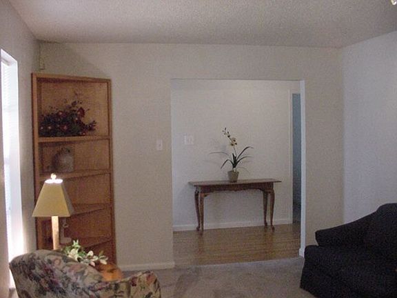 3rd image of 4641 Bonner Dr