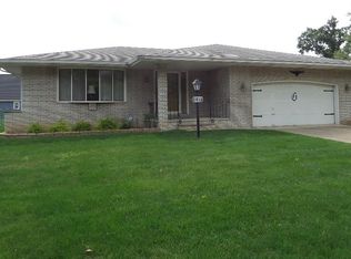 6809 Paula Dr, Middleburg Heights, OH