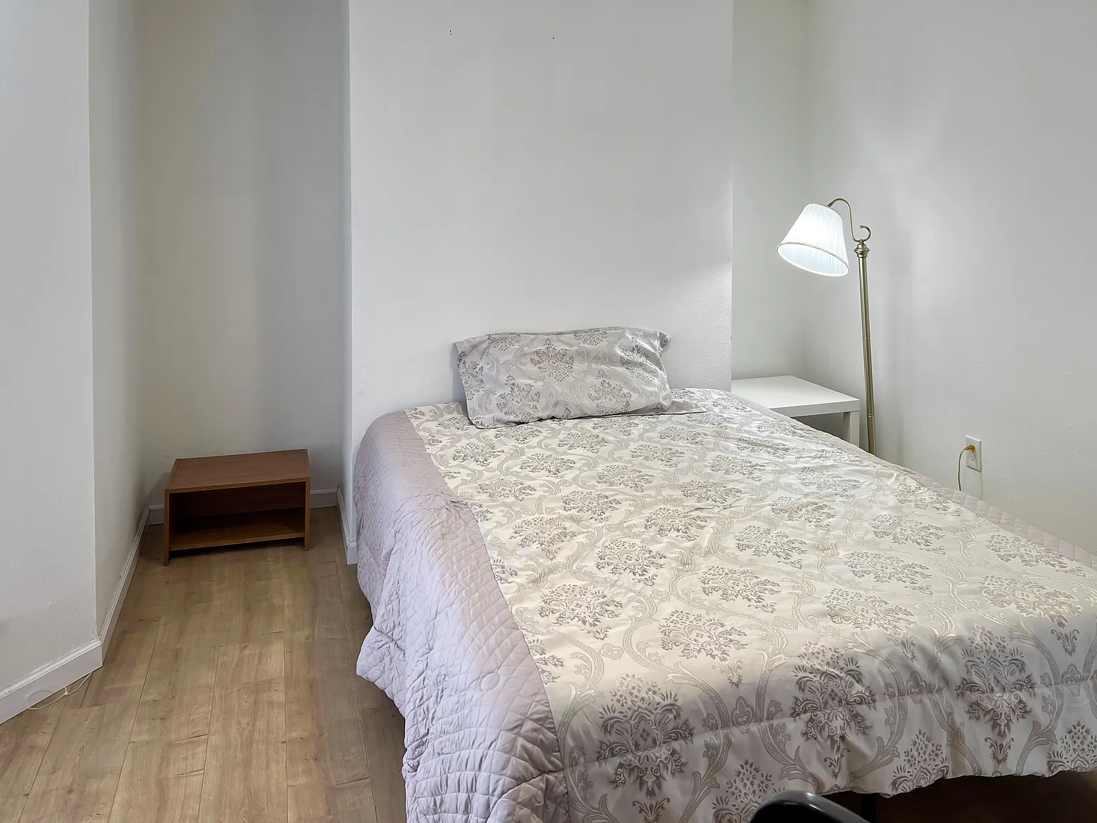 4 bed, 4.0 bath, 2345 sqft, $750 — Photo 3