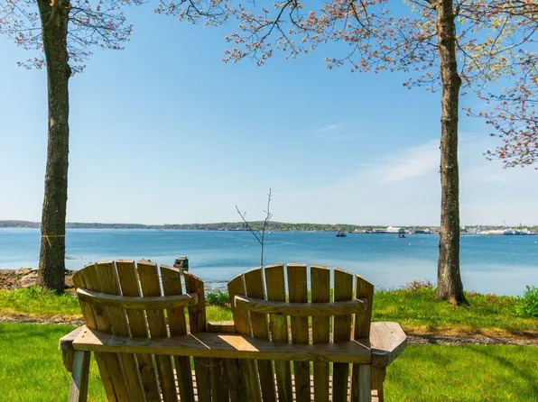 33 Jameson Point Road #4, Rockland, ME 04841