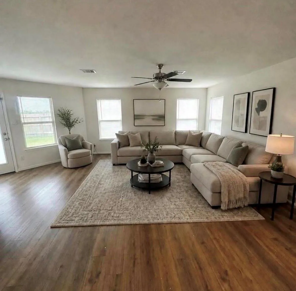 3 bed, 2.0 bath, 1983 sqft, $2,150 — Photo 3