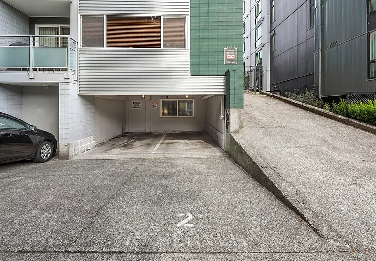 705 E Republican St #504 — Photo 14