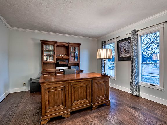 5th image of 20716 Sequoia St