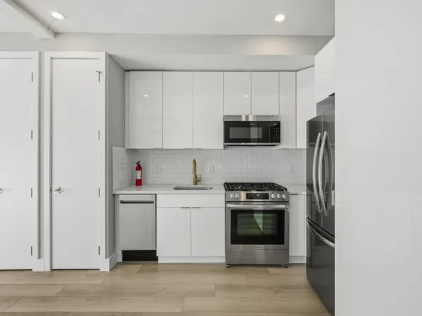 77 Van Reypen Street image 5 of 23