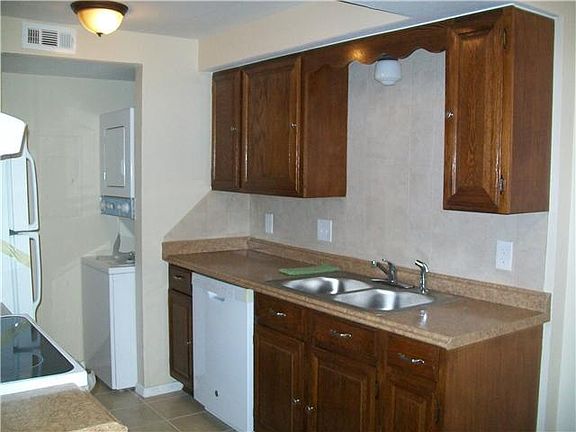 2nd image of 11140 N Stratford Dr #624